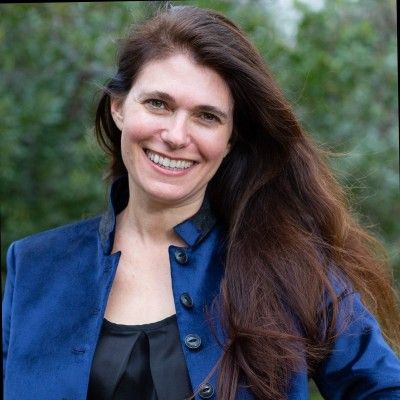 Speaker profile image for Amy Salzhauer