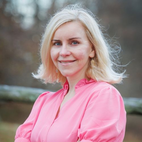 Speaker profile image for Liz Powell