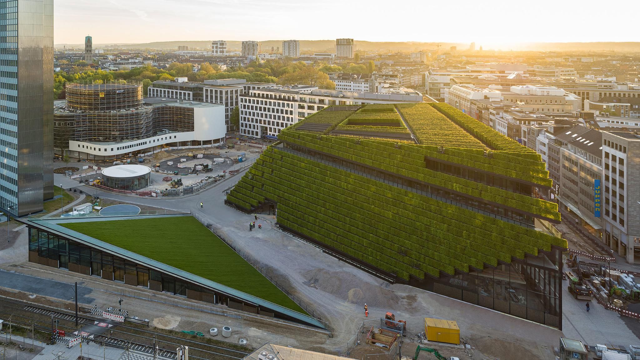 Düsseldorf office is clad in “Europe’s largest green façade”