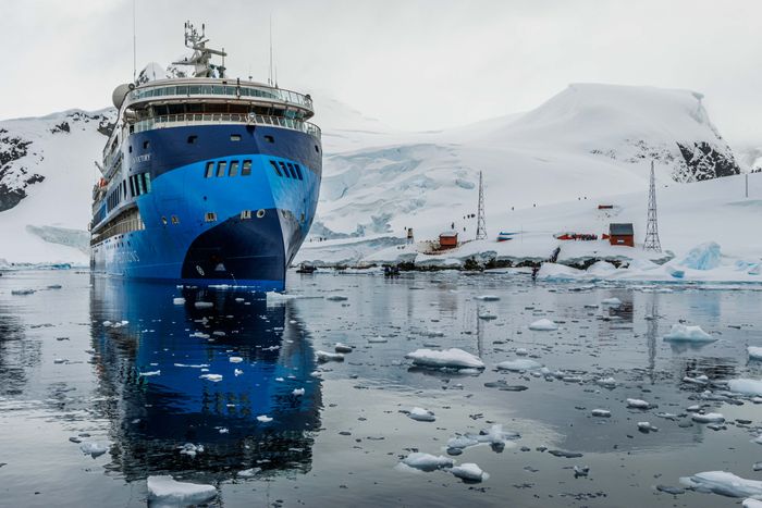 South Shetland Islands and Antarctic Peninsula