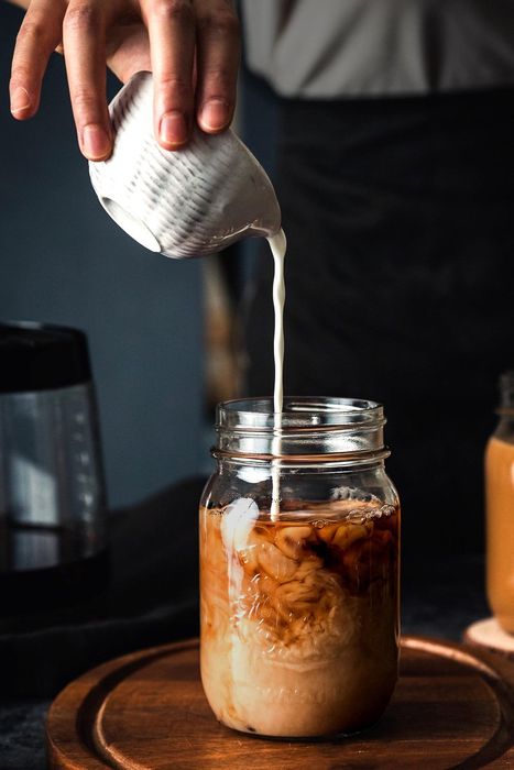 CHALO Cardamom Chai Latte - Indian Vegan Chai - Black Assam Tea - 25 servings/300g