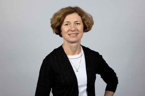 Vera Kirikova - Smiths Group plc