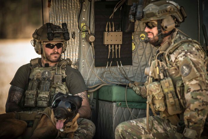 INVISIO Intercom unit: Plug into the INVISIO Intercom and access vehicle comms directly from the control unit