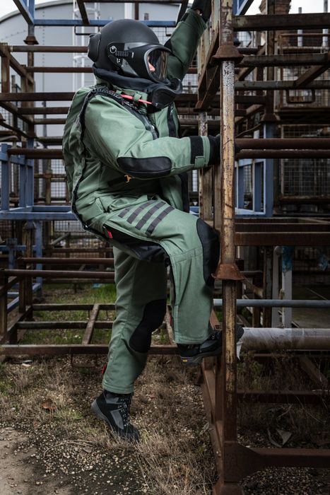 NP Aerospace Limited 4030 Elite EOD Suit