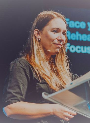 Dr Beverley Samways - Unique Connections