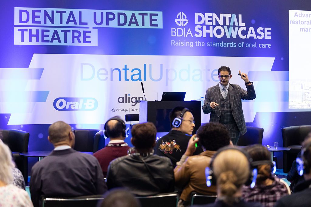 Professional presents innovative discoveries on dentistry at the Dental Update Theatre