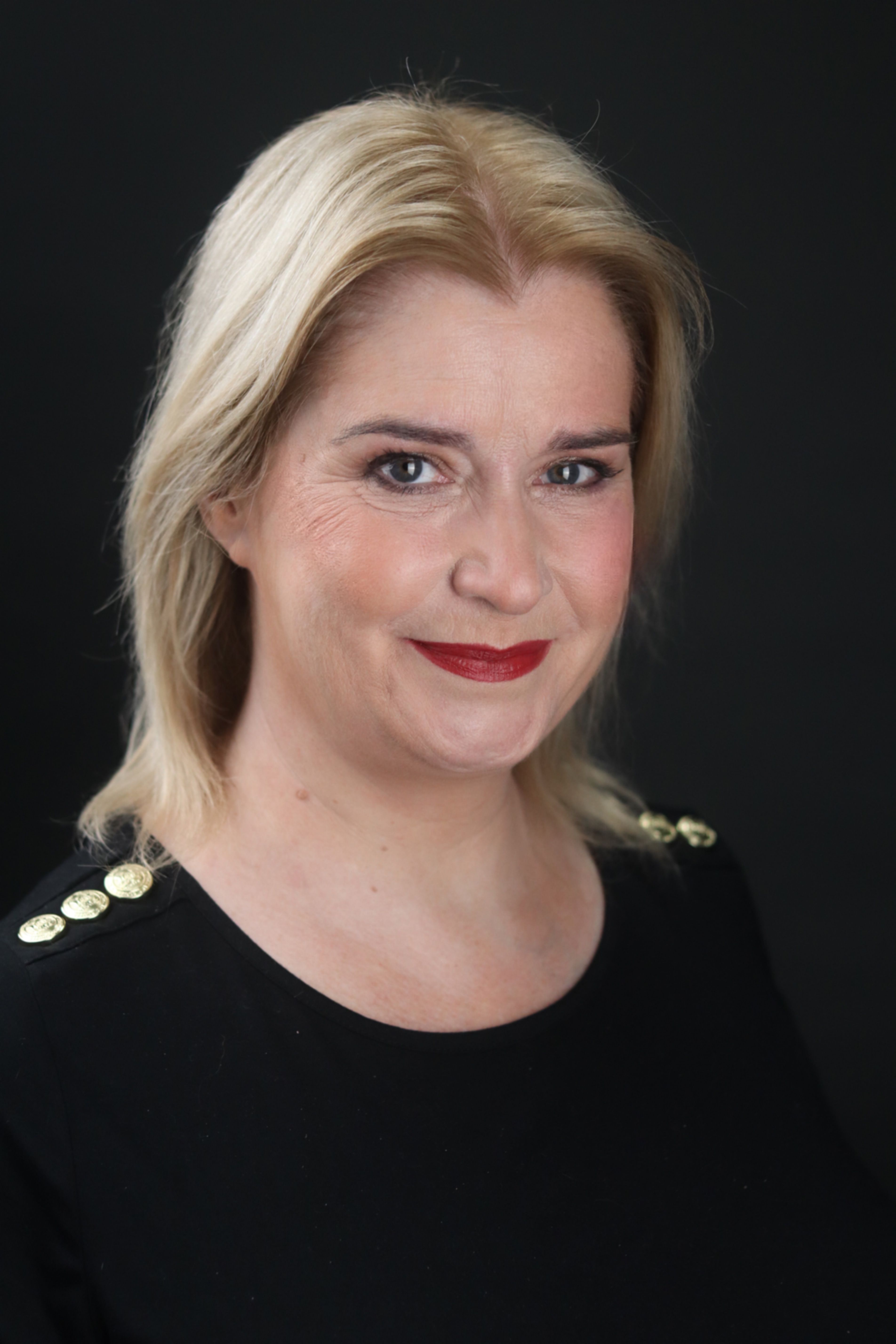 Shelley  Lowry - 