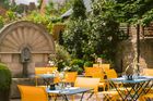 Gees Restaurant & Bar