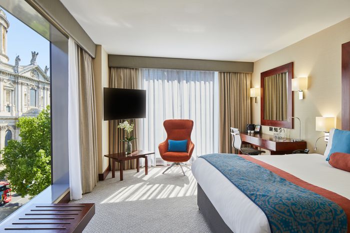 Bedrooms - Leonardo Royal London St Paul's