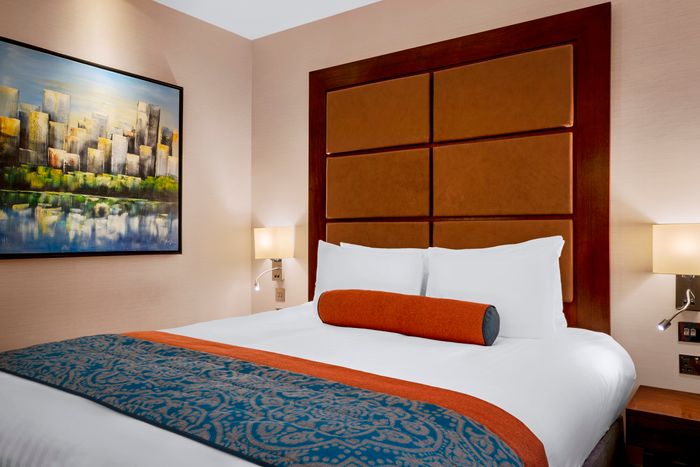 Bedrooms - Leonardo Royal London St Paul's