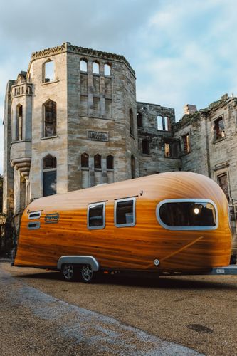 The mobile studio that leaves an impression