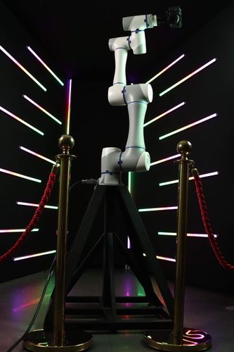 The Glambot