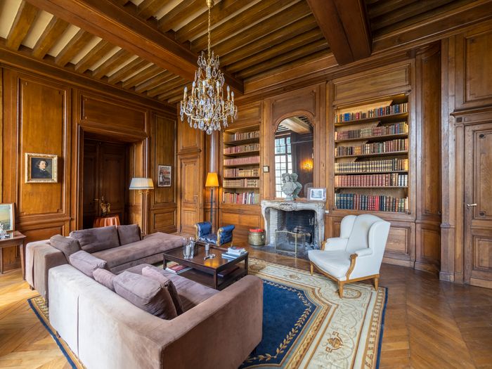 Chateau de Mortefontaine - Library