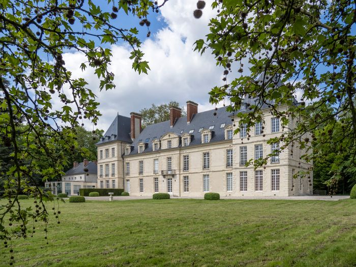 Exclusive Chateau opens on the border of Paris