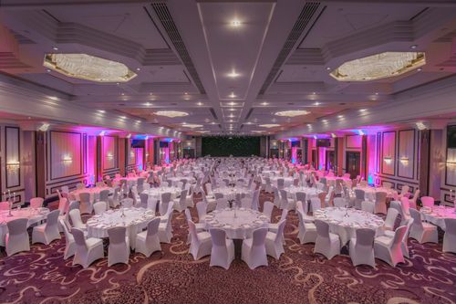 Suites for 1000 theatre style