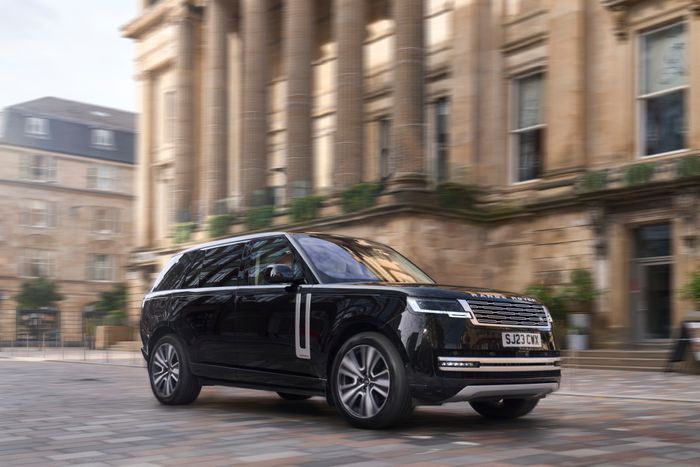 Do you know how much the global chauffeur car market size is worth?