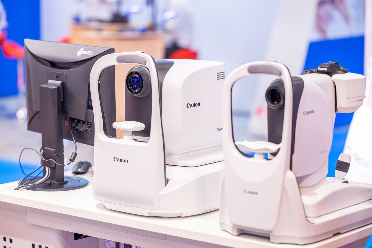 100 Ophthalmology 100 Optical