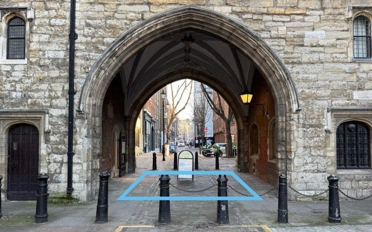 St Johns Sq