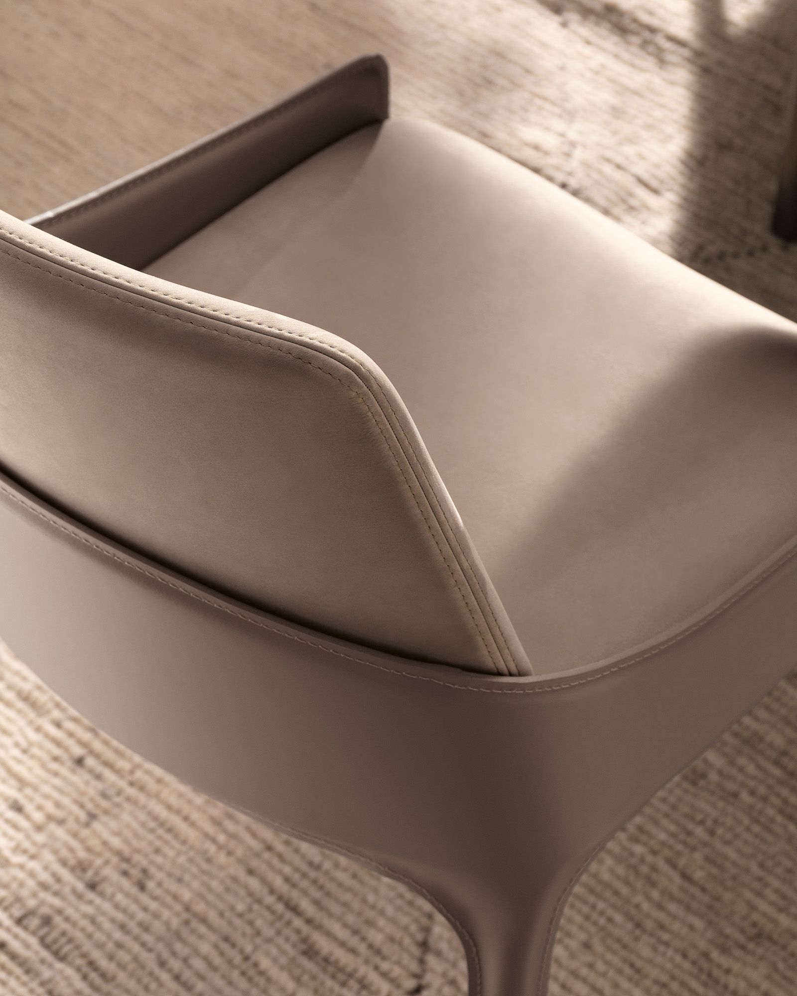 Plié Chair