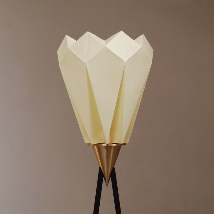 Adamas Lamp