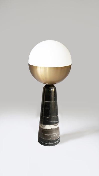 GLOBE – TABLE LAMP