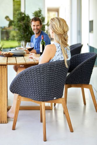 Peacock chair w/teak legs