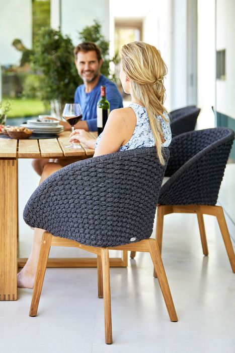 Peacock chair w/teak legs