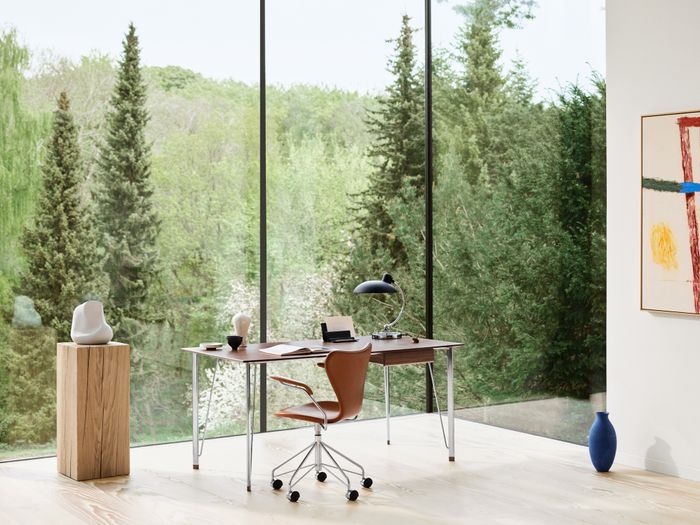 FH3605™ writing desk by Arne Jacobsen