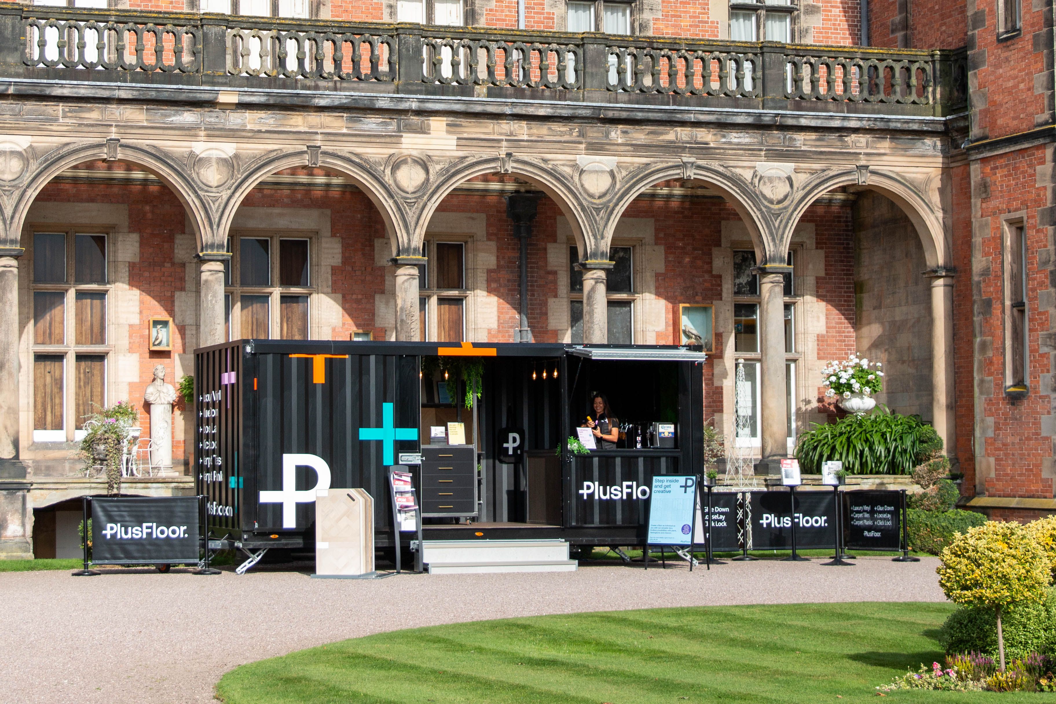 Mobile_Showroom1_Plusflor