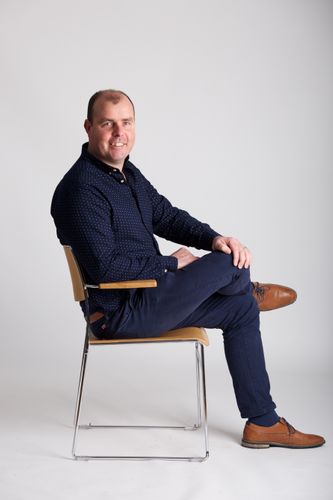 The Designer Behind the ICON 40 Chair: Gavin Duignan – Crafting Innovation, Comfort, and Legacy
