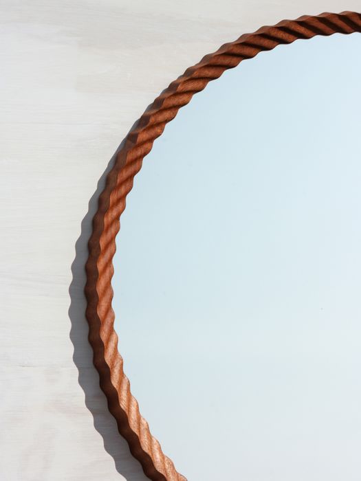 Kruller Grand Mirror