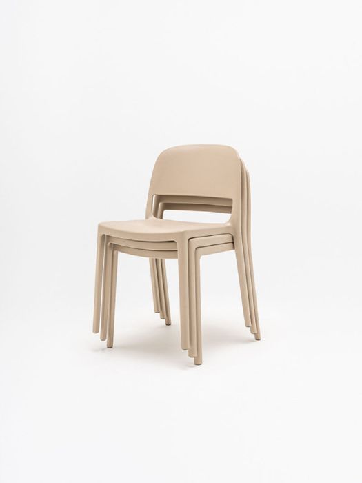 Blendy stackable chair