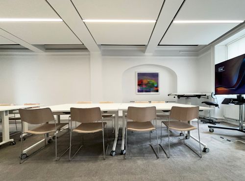 ICON 40 Chair – Where Comfort Meets Corporate Elegance