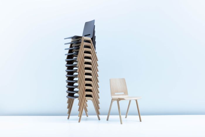 Forum chair