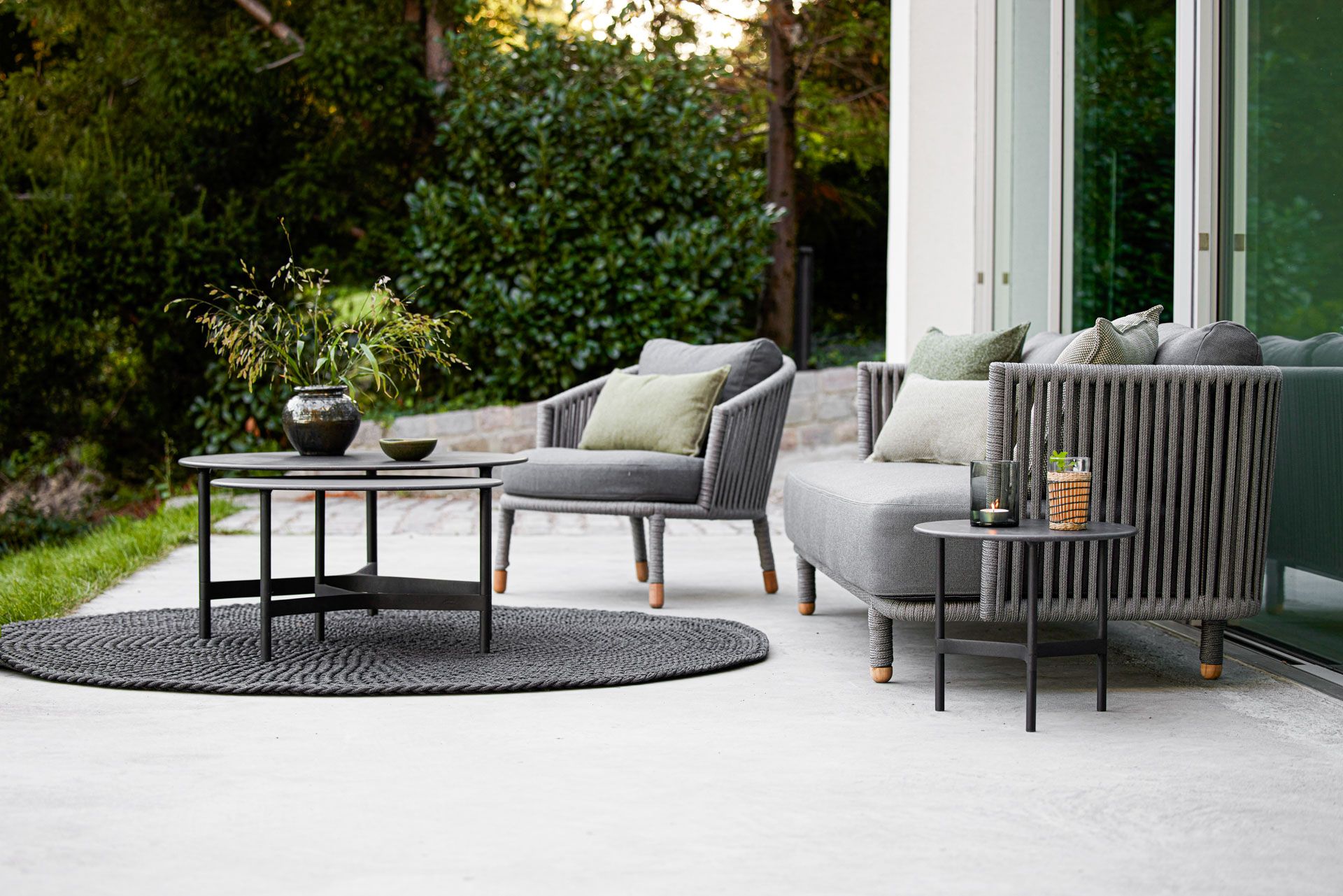 Moments lounge chair, incl. Grey cushion set, Cane-line AirTouch