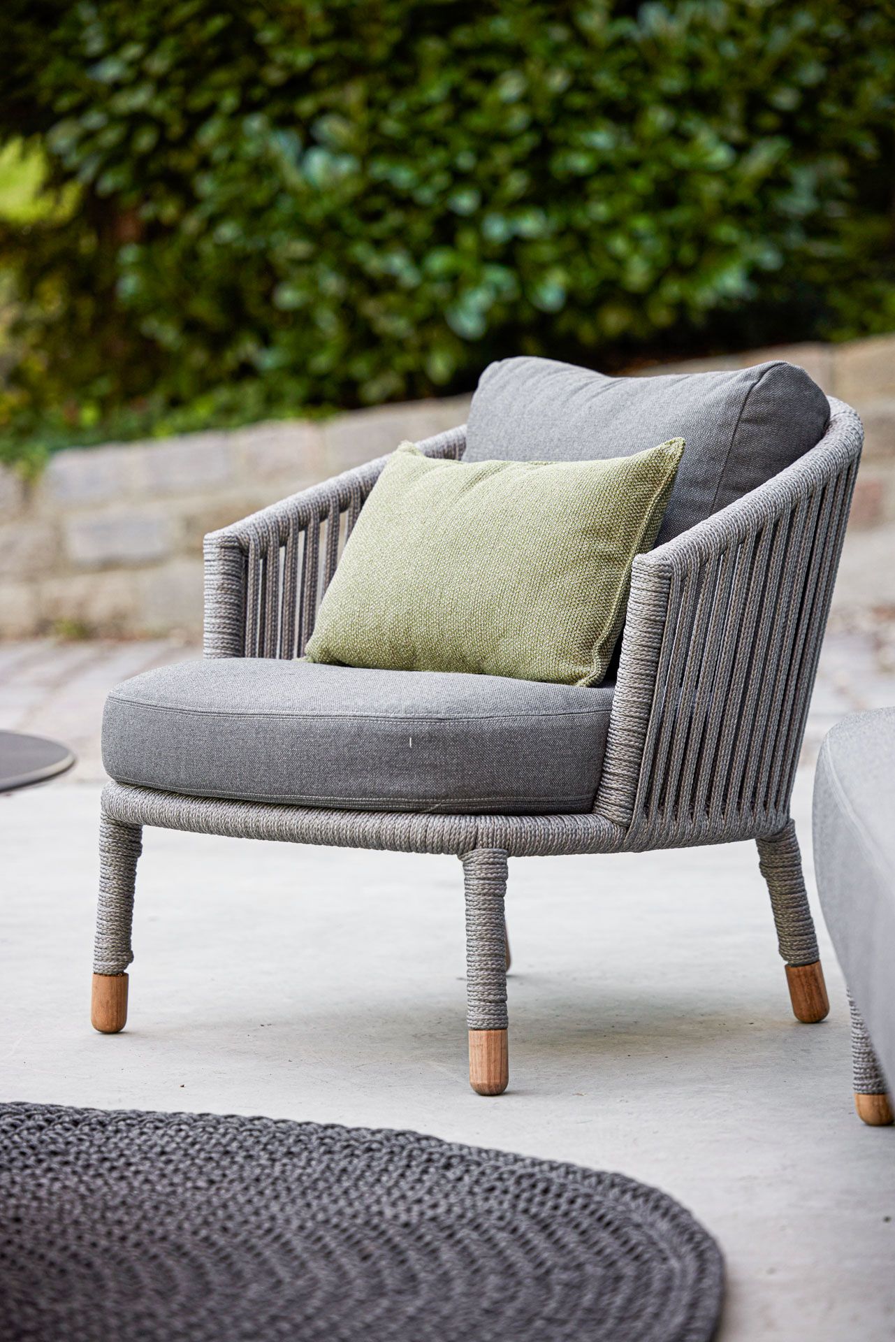 Moments lounge chair, incl. Grey cushion set, Cane-line AirTouch