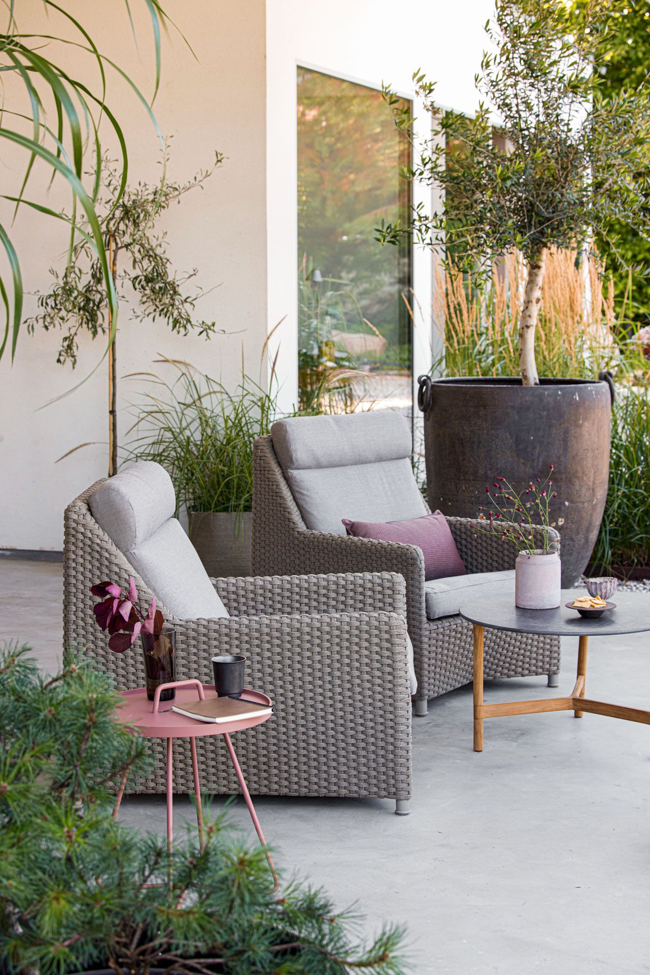 Diamond highback chair