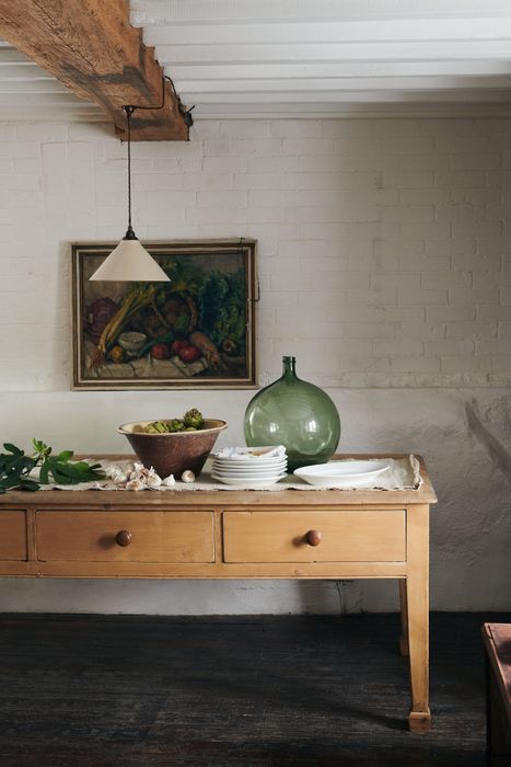 The Creamware Pendant