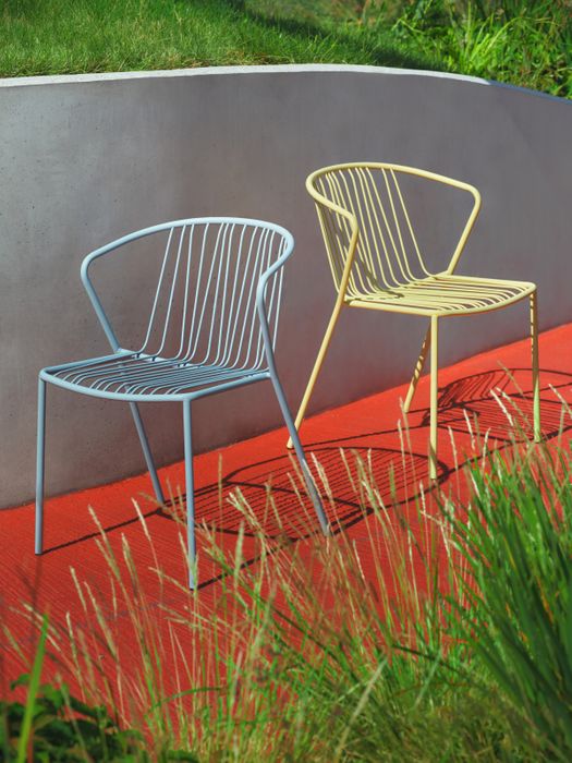 Bris outdoor seating