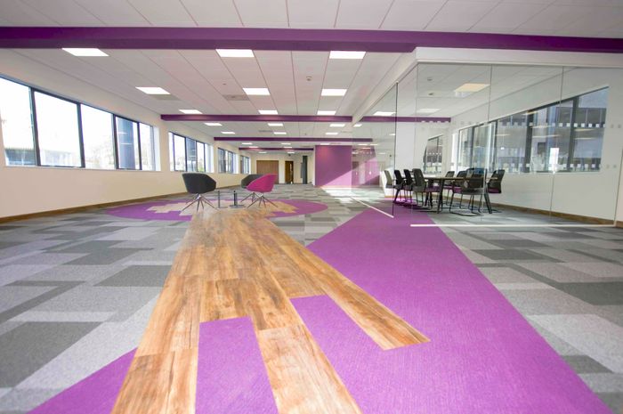 Total Contrast - Random lay design