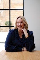 Thea Ingram - Stanza-ID