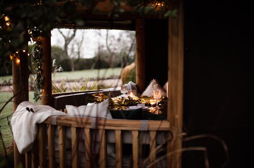Embrace a Christmas Outdoors