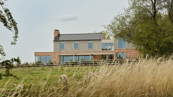 Flint Architects creates ‘pared-back’ house in Buckinghamshire