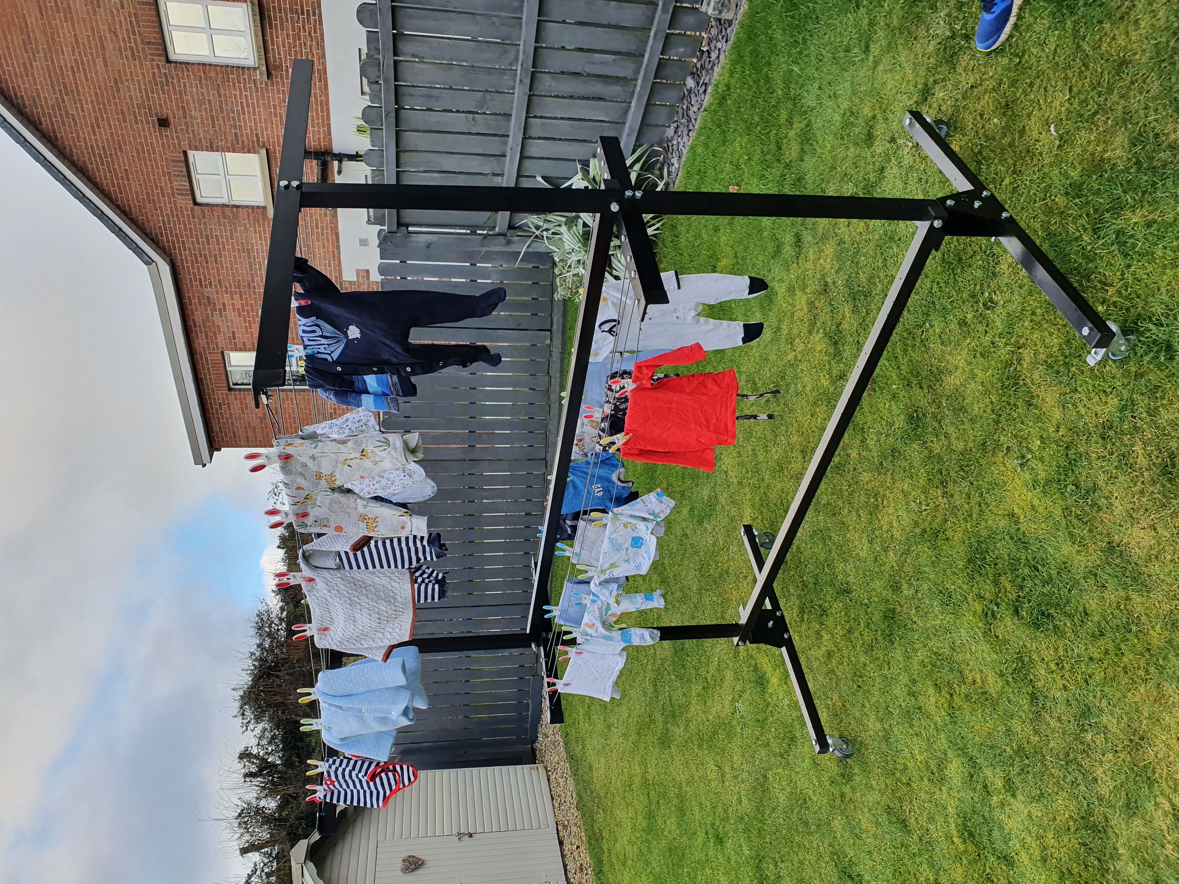 High & Dry Mobile Washing Line