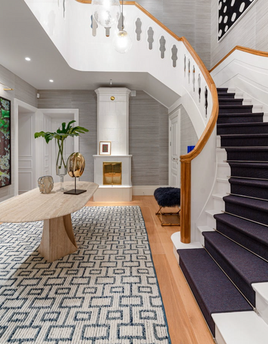 LHM White curved staircase
