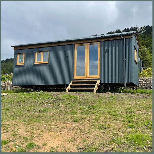 A tour of a Suffolk Range Shepherd Hut