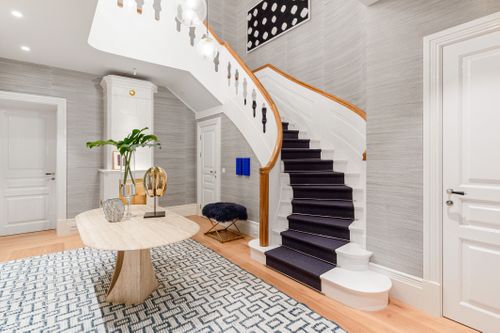 Luxurious classic-style staircase in the exclusive private residence