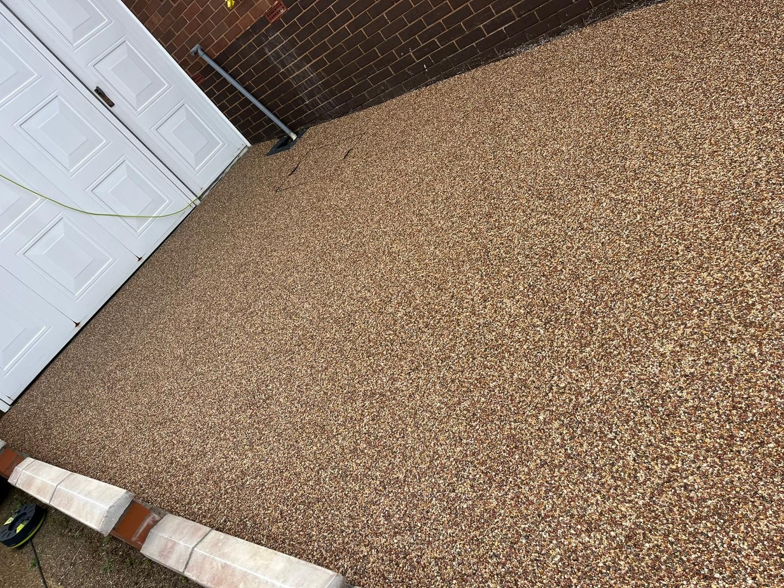 Sienna Strength on the Slope – EX17 Resin Driveway