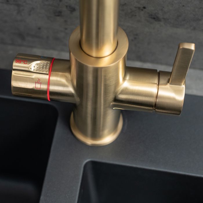 PULL OUT SPRAY | 4 IN 1 INSTANT BOILING WATER TAP | AQUATAP ULTRA | GOLD