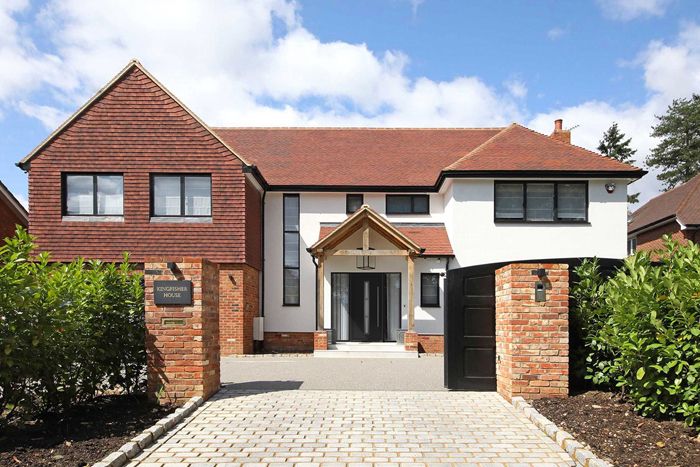 Stylish aluminium front doors